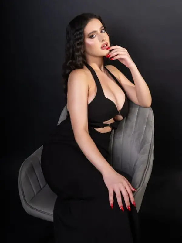 Anita Female companion in Delhi